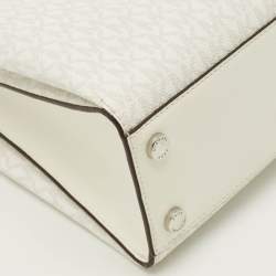 مملوكة مسبقًا Michael kors Ruthie White Signature Coated Canvas Satchel