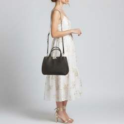 Pre Owned حقيبة ساتشيل مايكل كورس فلورنس متوسطة جلد سافيانو أسود