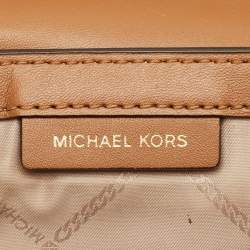 مملوكة مسبقًا Michael Kors Jet Set Charm Half Dome Brown/Tan Signature Coated Canvas and Leather Crossbody Bag