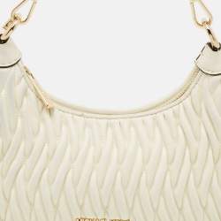 Pre Owned حقيبة كتف مايكل كورس جلد ماتلاسية أبيض كوراً متوسطة