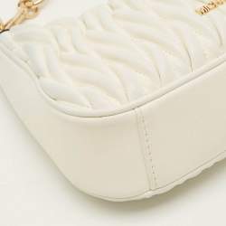 Pre Owned حقيبة كتف مايكل كورس جلد ماتلاسية أبيض كوراً متوسطة