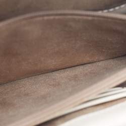 مملوكة مسبقًا حقيبة يد مايكل كورس جرينيتش قماش مكسو بنقشة شعار وجلد أبيض فاتح متوسطة