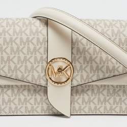 مملوكة مسبقًا حقيبة يد مايكل كورس جرينيتش قماش مكسو بنقشة شعار وجلد أبيض فاتح متوسطة