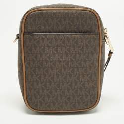 Pre Owned حقيبة كروس مايكل كورس إليوت بنية صغيرة مغطاة  بالقماش المميز