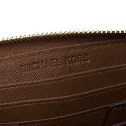 مملوكة مسبقًا Michael Kors Brown Saffiano Leather Studded Selma Wristlet