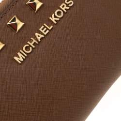مملوكة مسبقًا Michael Kors Brown Saffiano Leather Studded Selma Wristlet