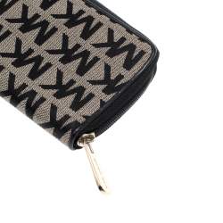 مملوكة مسبقًا Michael Kors Black Signature Canvas Zip Around Wallet