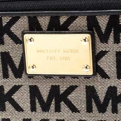 مملوكة مسبقًا Michael Kors Black Signature Canvas Zip Around Wallet