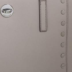 مملوكة مسبقًا Michael Kors Grey Leather Rivington Studded Tote