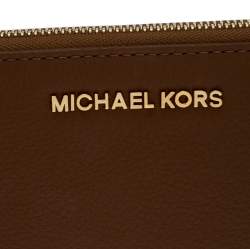 مملوكة مسبقًا Michael Kors Brown Leather Bedford Continental Wallet