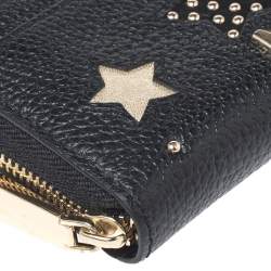 مملوكة مسبقًا Michael Kors Black Studded Leather Star Zip Around Coin Purse