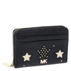 مملوكة مسبقًا Michael Kors Black Studded Leather Star Zip Around Coin Purse