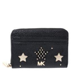 مملوكة مسبقًا Michael Kors Black Studded Leather Star Zip Around Coin Purse