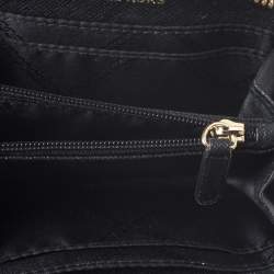 مملوكة مسبقًا Michael Kors Black Studded Leather Star Zip Around Coin Purse