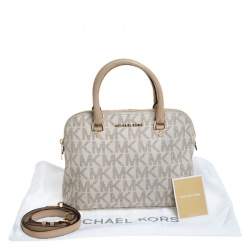 مملوكة مسبقًا حقيبة مايكل مايكل كورس سيندي دوم كانفاس مقوى بيج بالشعار