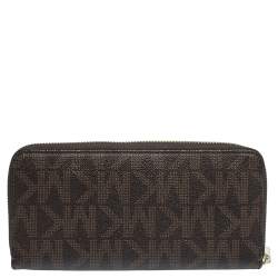 Pre Owned محفظة مايكل كورس بسحاب ملتف كانفاس مقوى مطبوع نقشة شعار الماركة بني