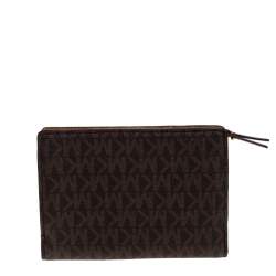 مملوكة مسبقًا Michael Kors Brown Signature Coated Canvas Zip Around Wallet