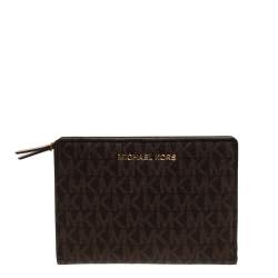 مملوكة مسبقًا Michael Kors Brown Signature Coated Canvas Zip Around Wallet