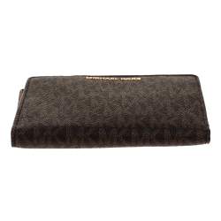 مملوكة مسبقًا Michael Kors Brown Signature Coated Canvas Zip Around Wallet