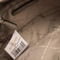 Pre Owned حقيبة كتف مايكل كورس قلاب أريا متوسطة جلد رمادية أش