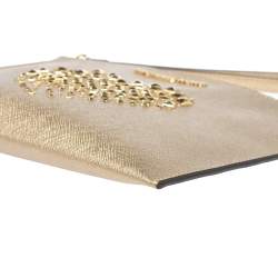 Pre Owned حقيبة كلاتش معصم مايكل كورس ترصيعات هارت جلد ذهبية ميتالك 