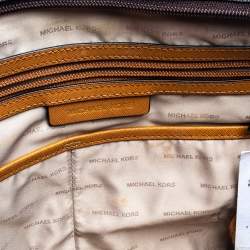 مملوكة مسبقًا Michael Kors Brown Signature Coated Canvas Jet Set Travel Chain Tote