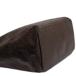 مملوكة مسبقًا Michael Kors Brown Signature Coated Canvas Jet Set Travel Chain Tote