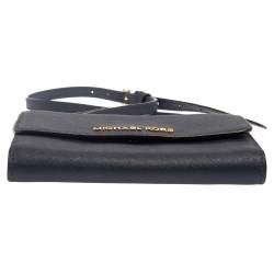 مملوكة مسبقًا Michael Kors Navy Blue Leather Jet Set Crossbody Bag