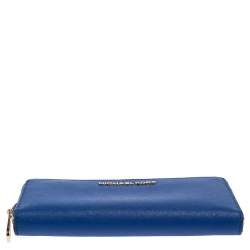 مملوكة مسبقًا Michael Kors Blue Leather Jet Set Travel Zip Around Wallet