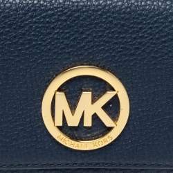 مملوكة مسبقًا Michael Kors Navy Blue Leather Fulton Flap Continental Wallet