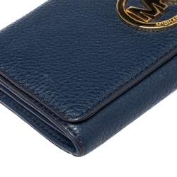 مملوكة مسبقًا Michael Kors Navy Blue Leather Fulton Flap Continental Wallet