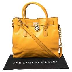 مملوكة مسبقًا حقيبة يد مايكل كورس هاميلتون نوث ساوذ كبيرة جلد صفراء 