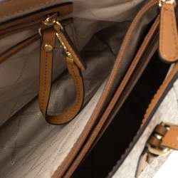 Pre Owned حقيبة يد مايكل كورس فوياغر كانفاس مقوى شهير بنية / بيضاء 