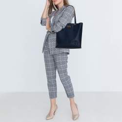 مملوكة مسبقًا Michael Kors Navy Blue Leather Large Jet Set Travel Tote