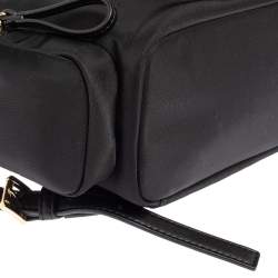 مملوكة مسبقًا حقيبة ظهر مايكل كورس كارغو ابي صغيرة جلد و نايلون أسود 