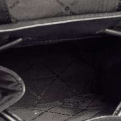 مملوكة مسبقًا حقيبة ظهر مايكل كورس كارغو ابي صغيرة جلد و نايلون أسود 