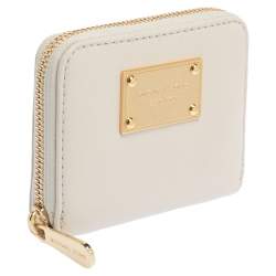 Pre Owned Micheal Kors White Leather Zip Around Wallet