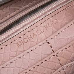 Pre Owned حقيبة كتف مايكل كورس رفيعة جلد نقشة الثعبان وردي بقلاب وقفل دفع 