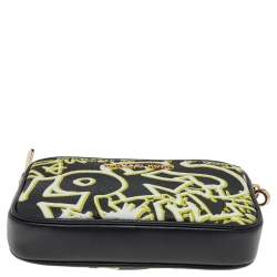 مملوكة مسبقًا Michael Kors Black Graffiti Print Coated Canvas and Leather Belt Wristlet Clutch