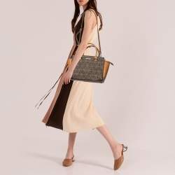 Pre Owned حقيبة ساتشل مايكل كورس سيلما جلد بني مبطن هرمي مرصع 