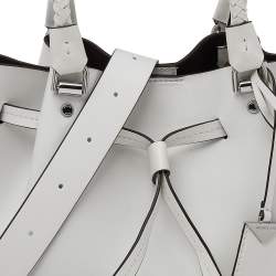 Pre Owned حقيبة كتف مايكل كورس بلاكيلي باكيت جلد أبيض متوسطة