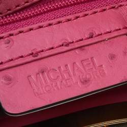 مملوكة مسبقًا حقيبة كلتش مايكل مايكل كورس بركلي جلد نقش نعام وردي