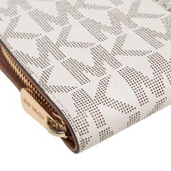 مملوكة مسبقًا Michael Kors Beige Coated Canvas Hamilton Zip Around Wallet