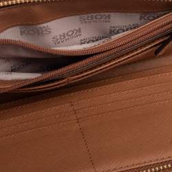 مملوكة مسبقًا Michael Kors Beige Coated Canvas Hamilton Zip Around Wallet