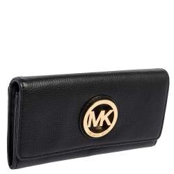 مملوكة مسبقًا محفظة كونتينينتال مايكل كورس فولتون جلد مُحبب أسود بقلاب