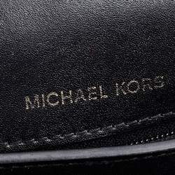 مملوكة مسبقًا حقيبة كتف مايكل كورس سواغ حلية شعار موت جلد أسود