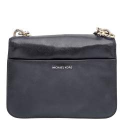 مملوكة مسبقًا حقيبة كتف مايكل كورس سواغ حلية شعار موت جلد أسود