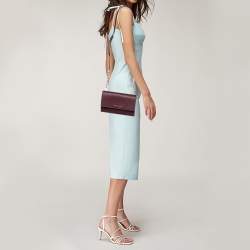 مملوكة مسبقًا محفظة بسلسلة جيت مايكل كورس سيت ترافيل جلد سافيانو عنابي 