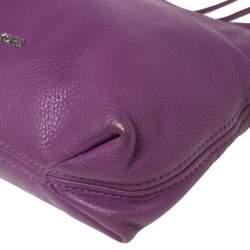 مملوكة مسبقًا حقيبة كروس مايكل كورس ماغينتا جلد بنفسجي مزينة دلاية بشراشيب