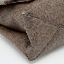 مملوكة مسبقًا حقيبة كتف مايكل مايكل كورس جلد وكانفاس بالشعار مقوى عنابي/بني متوسطة